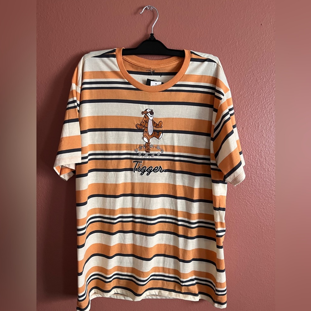 Disney BoxLunch Whinnie the Pooh Tigger T-shirt